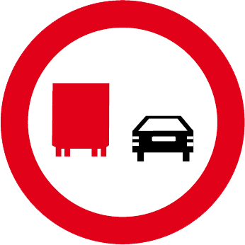 Depăşirea interzisă autovehiculelor destinate transportului de mărfuri